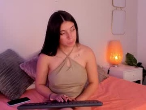 Screenshot from anniie_james_ webcams
