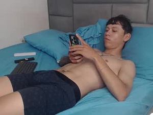 Screenshot from antoine_mastercum webcams