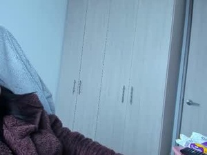 Screenshot from antonia888 webcams