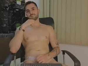 Screenshot from apolo_lux1 webcams