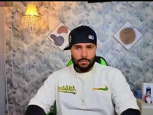 Screenshot from apolo_ryder webcams