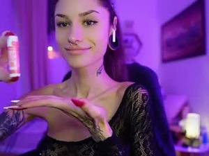 Screenshot from april_grey_ webcams