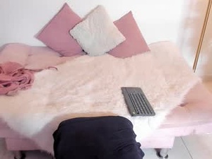 Screenshot from aprilroses11 webcams