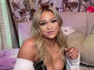 Screenshot from ari_02 webcams
