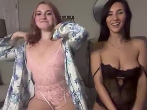 Screenshot from ariaafterdark webcams