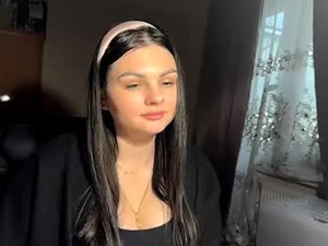 Screenshot from ariamoon31 webcams