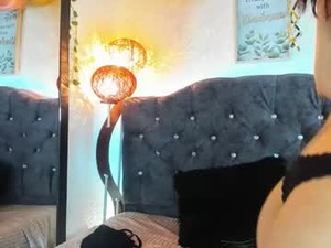 Screenshot from artemisawalker19 webcams