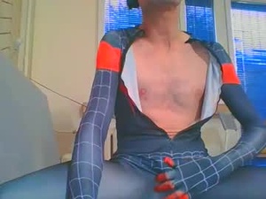 Screenshot from artii_sperm_shot webcams