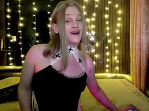 Screenshot from artqueenkelly webcams