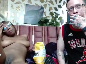 Screenshot from ashanti_and__alejo webcams