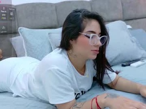 Screenshot from ashleyevans21 webcams