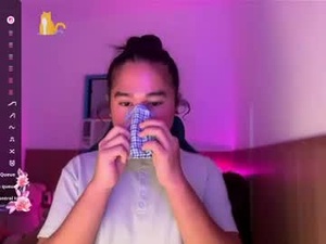 Screenshot from asian_cristine webcams