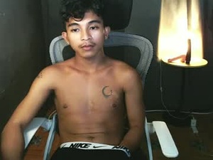Screenshot from asian_hunk_moreno webcams