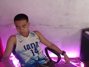 Screenshot from asian_janush webcams