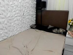 Screenshot from asianhugecockduo webcams