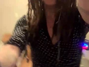 Screenshot from aspiringturtlegirl webcams