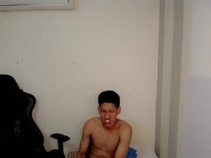 Screenshot from athlete_reese webcams