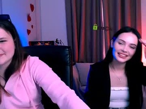 Screenshot from audrey_weess webcams
