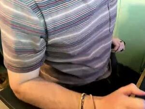 Screenshot from augustmoonman webcams