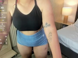 Screenshot from aurora_johnson_ webcams