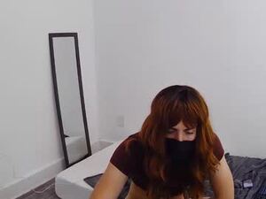 Screenshot from aurora_reyes webcams