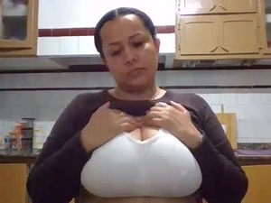 Screenshot from auroraghanima777 webcams