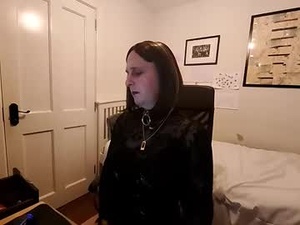 Screenshot from autumn_666 webcams