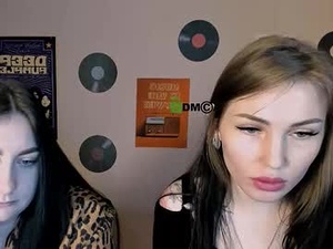 Screenshot from ava_crystal_ webcams