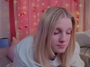 Screenshot from ava_vice webcams