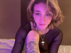 Screenshot from avril_poesy webcams