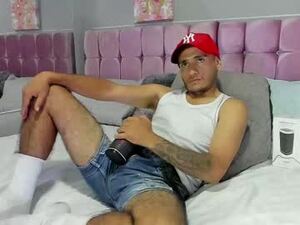 Screenshot from axel_wild_69 webcams