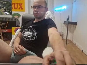 Screenshot from azagal22 webcams