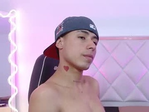 Screenshot from aziel_tay webcams