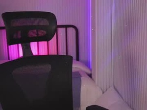 Screenshot from baby_hannya webcams