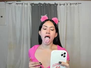 Screenshot from baby_mitch2 webcams