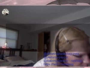 Screenshot from babydoldee15277 webcams
