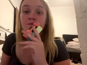 Screenshot from babykay03 webcams