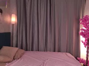 Screenshot from balerina_capucinnooo webcams