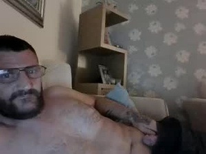 Screenshot from ballsfull77 webcams