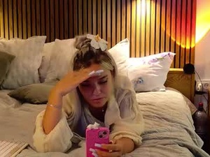 Screenshot from bambidreamm webcams