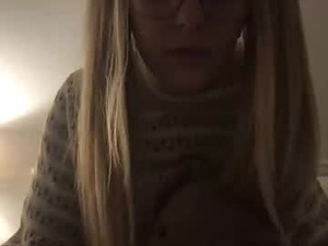 Screenshot from bbybunny0_0 webcams