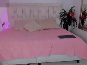 Screenshot from bella13_ webcams