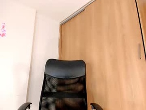 Screenshot from bella668018 webcams