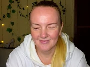 Screenshot from bella_hadatt webcams