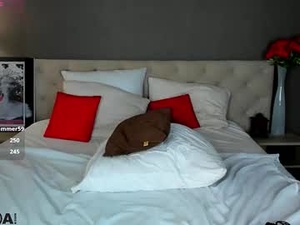 Screenshot from bella_ramsi webcams