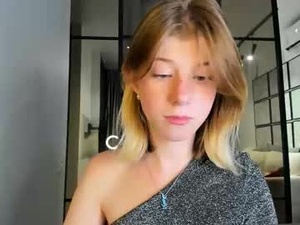 Screenshot from bellacams27 webcams
