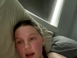 Screenshot from bellalove4 webcams