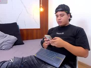Screenshot from bennett_alejoo webcams