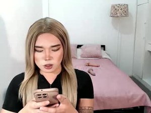 Screenshot from bestgirljulia webcams