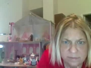 Screenshot from betsygore78 webcams